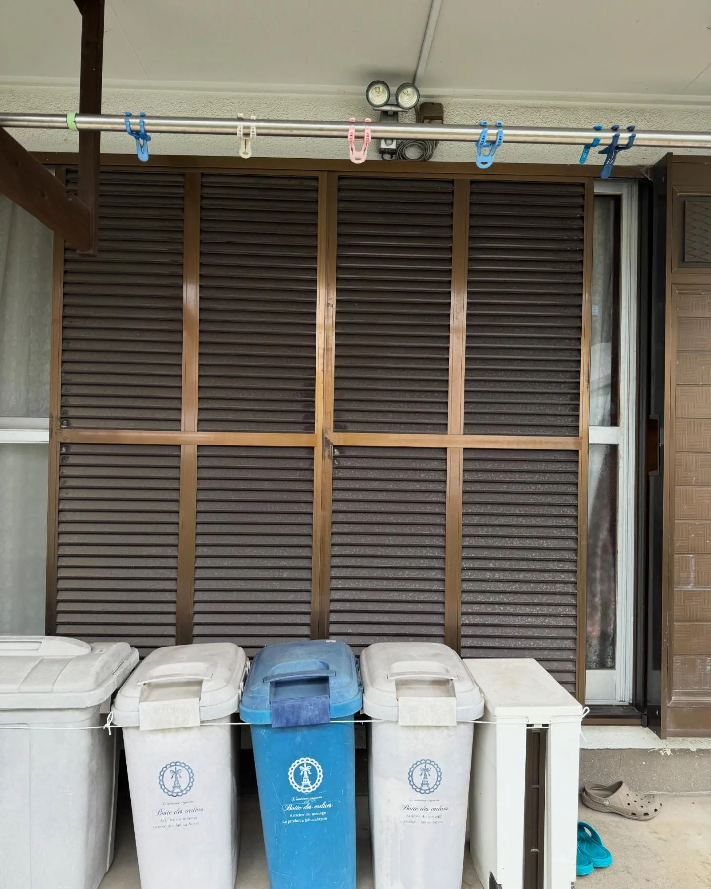 位置を問わず、雨風からお住まいをしっかり守る雨戸。