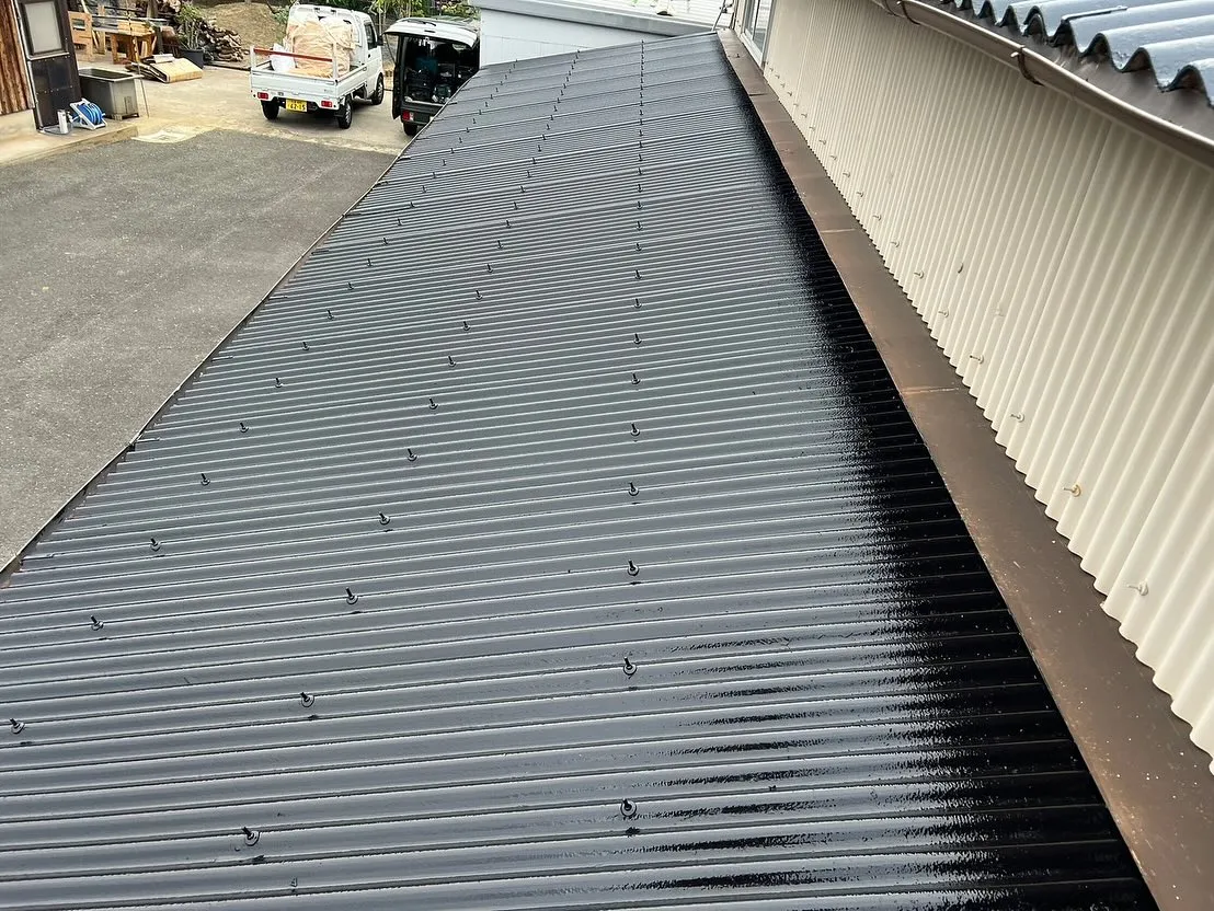 金沢屋 折尾・黒崎店では、外壁塗装から駐輪場、そして屋根の塗...