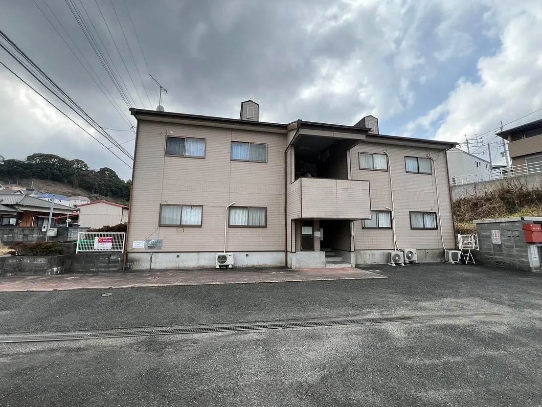 金沢屋 折尾・黒崎店では、外壁塗装から駐輪場、そして屋根の塗...