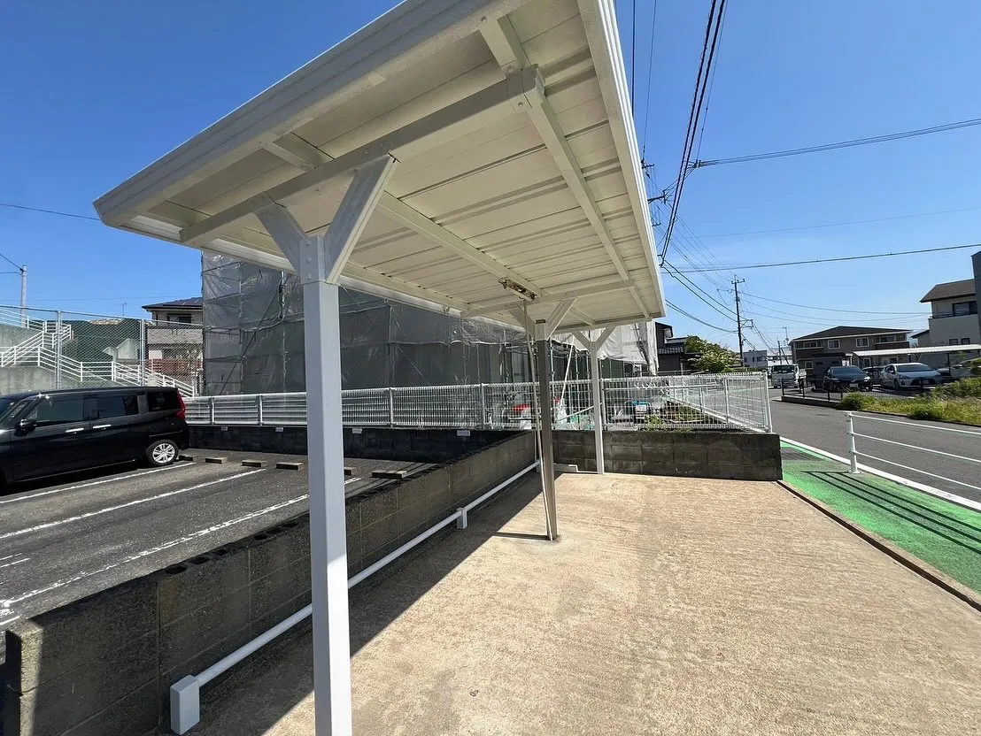 金沢屋 折尾・黒崎店では、外壁塗装から駐輪場、そして屋根の塗...