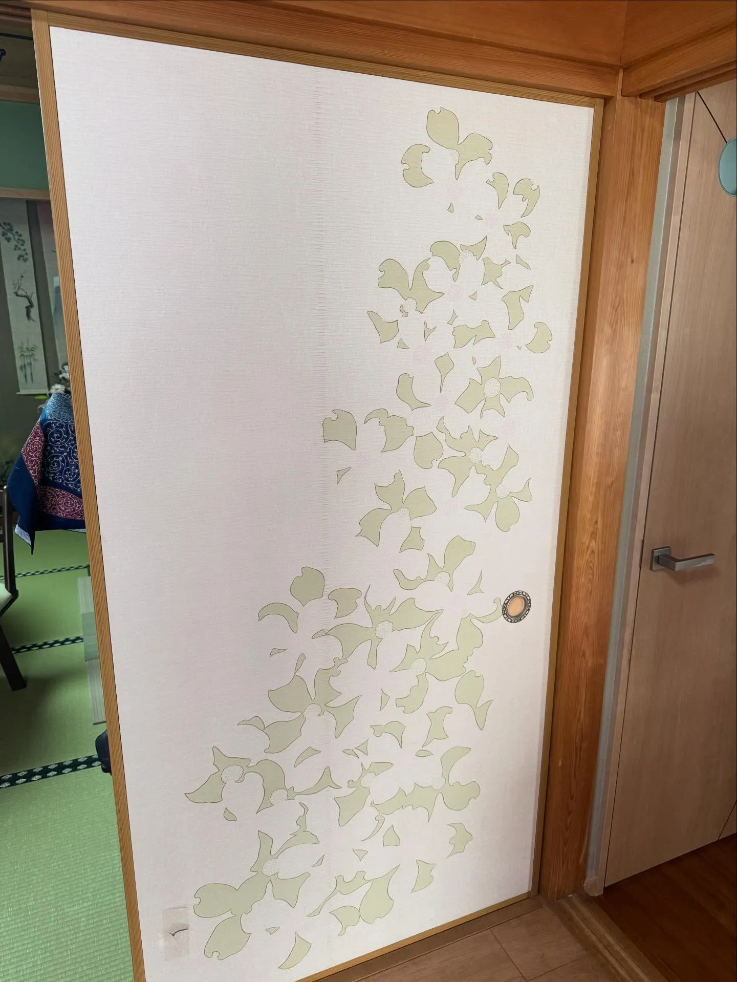 金沢屋 折尾・黒崎店 襖の張替とクッションフロアの張替を行い...