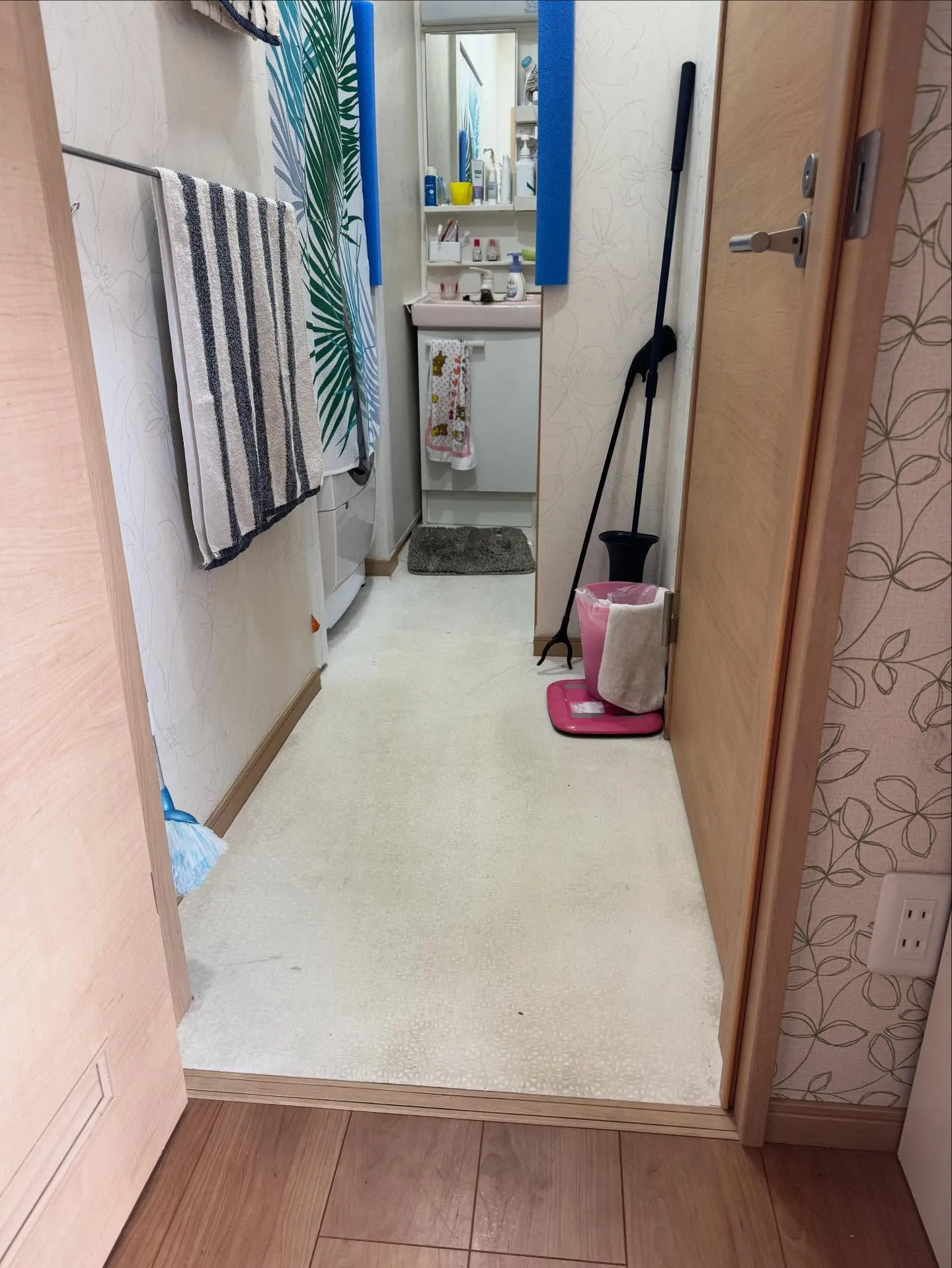 金沢屋 折尾・黒崎店 襖の張替とクッションフロアの張替を行い...