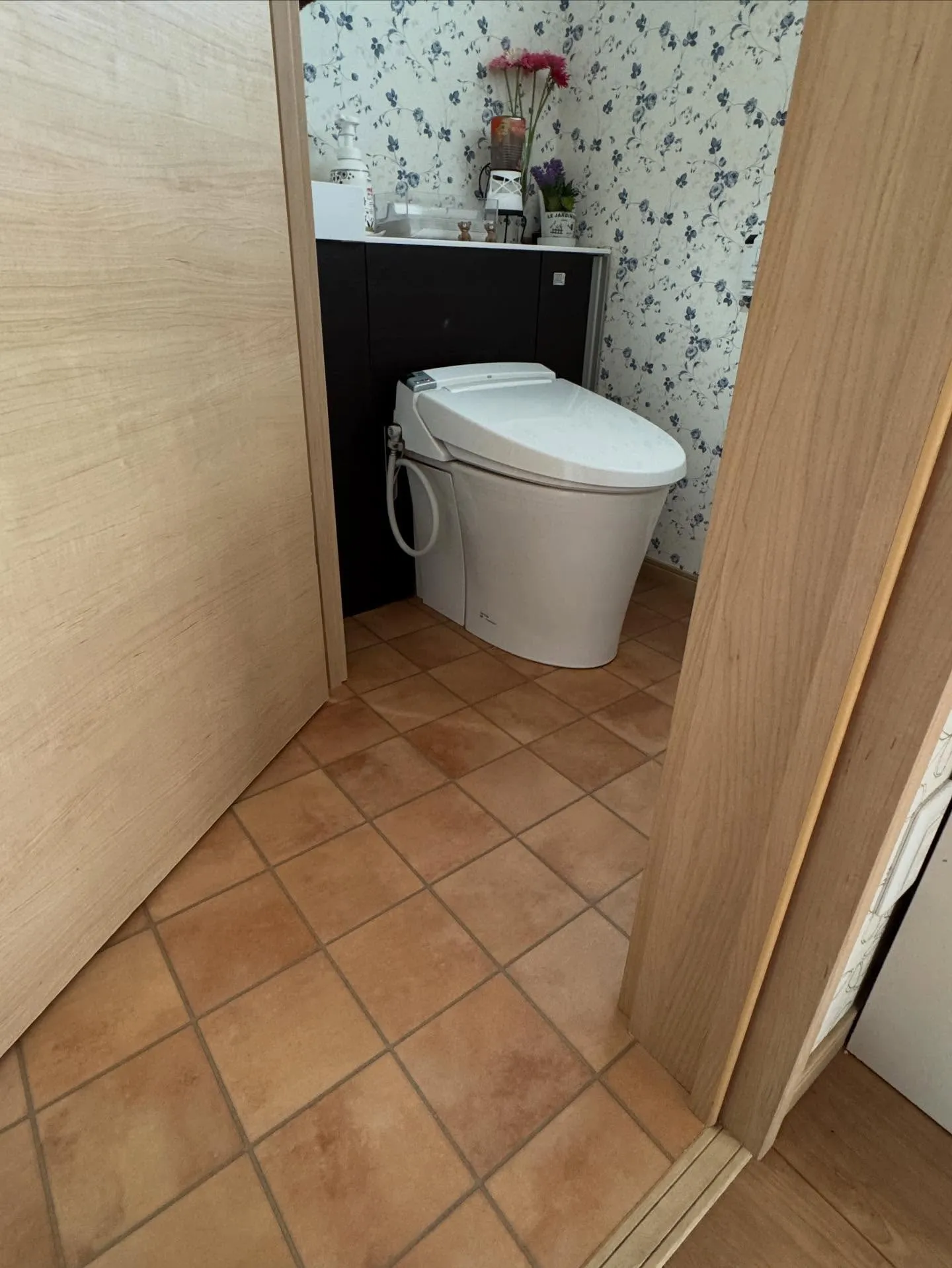 金沢屋 折尾・黒崎店 襖の張替とクッションフロアの張替を行い...