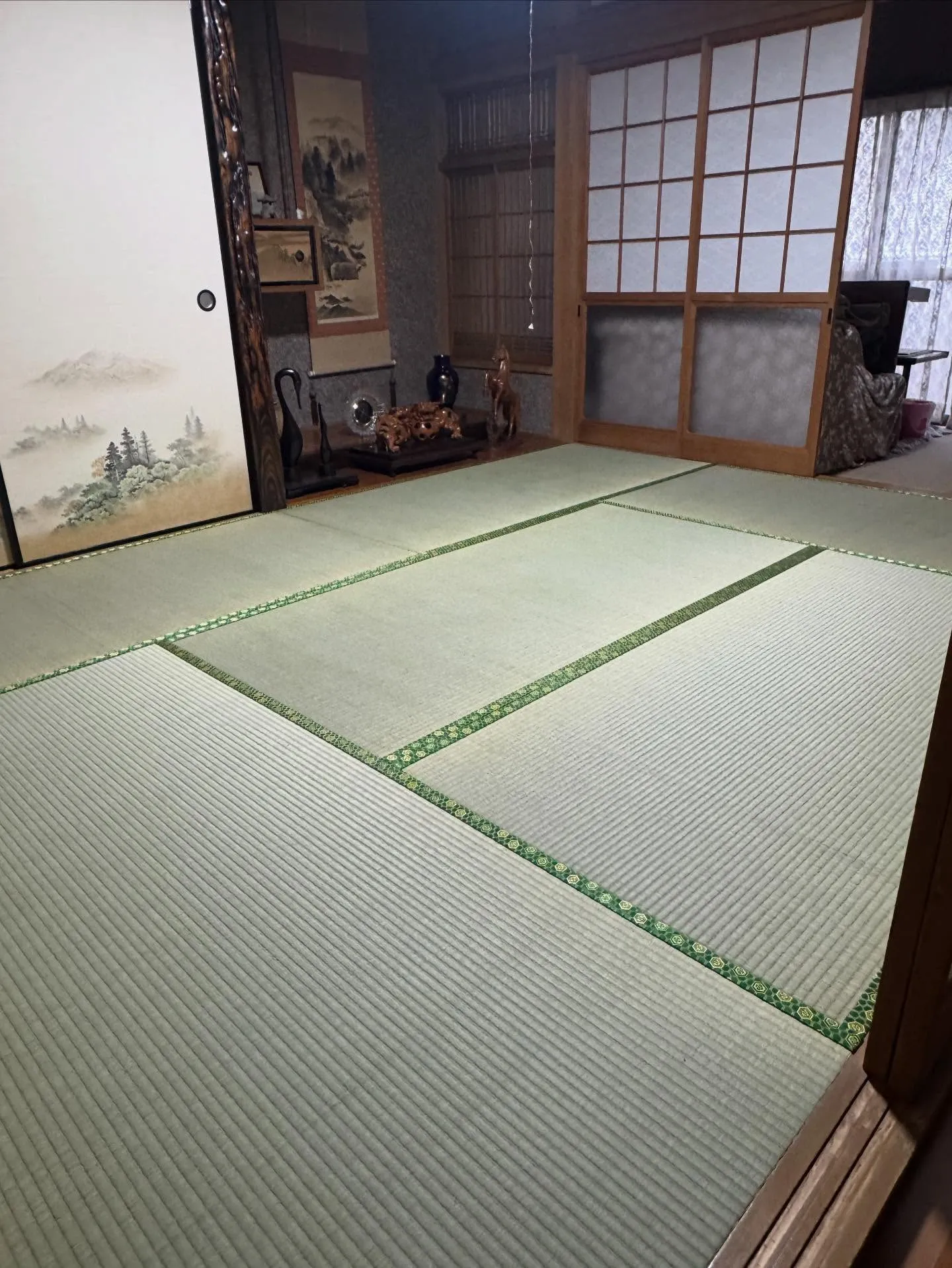 金沢屋 折尾・黒崎店　この度、畳の張替えを行うために畳を上げ...